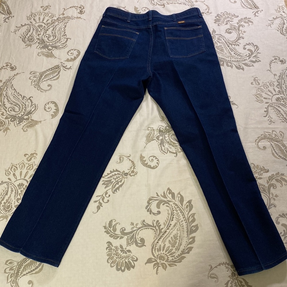 Wrangler dark wash jeans - Picture 5 of 13